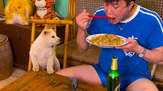 Masih ingat nasi goreng telur minyak babi saat kecil dulu? Remah-remah minyak babi yang renyah dan h