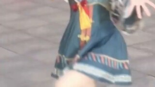 I changed to a new clip today, and he said that this way you won’t be able to tell how tall I am!