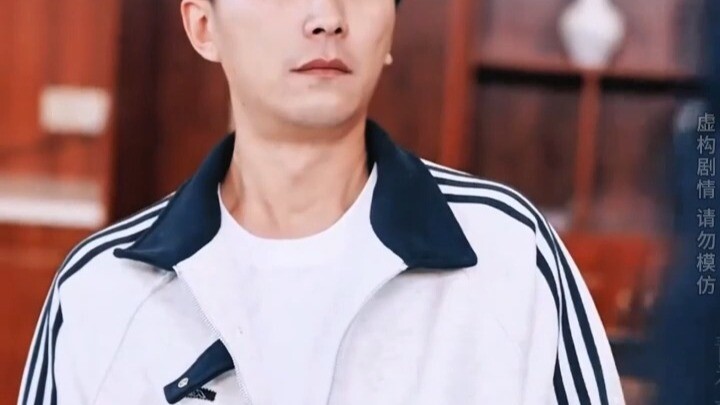 After Getting Knocked Away by the School Beauty, I Scammy Survived to Become the World’s Richest Man