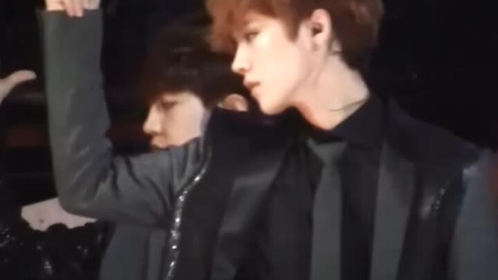 Cứu tôi với, vẫn còn người chưa biết Luhan là ACE người Trung Quốc đầu tiên và duy nhất trong lịch s