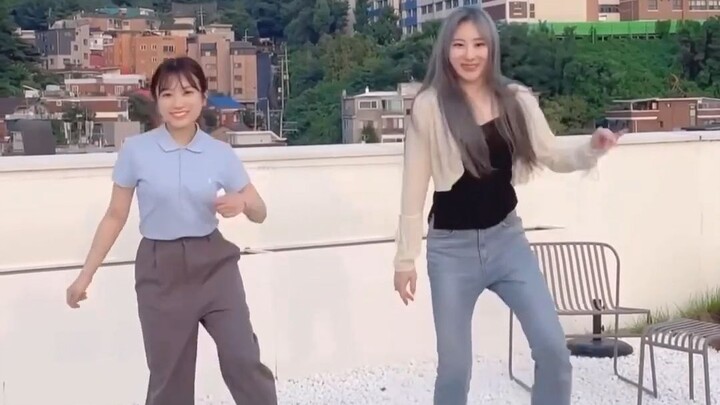 Today's Dance Challenge: Nayoung Yabuki, Eunbi Kwon, Chae-yeon Lee + SOMI, Sejeong Kim + Rocket Punc