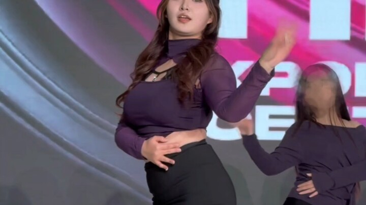 [กระโปรงสั้น—AOA] ฉันไม่สนหรอก ใส่อะไรก็ดูดีไปหมด