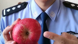 Never eat apples given by strangers!