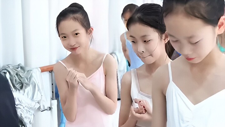 Siswa seni tari berlatih setiap hari 2