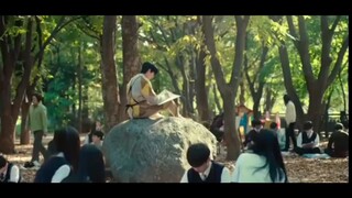 Yung romantic na sana Ang eksena pero sinira Ng lapis na ayaw makisama .