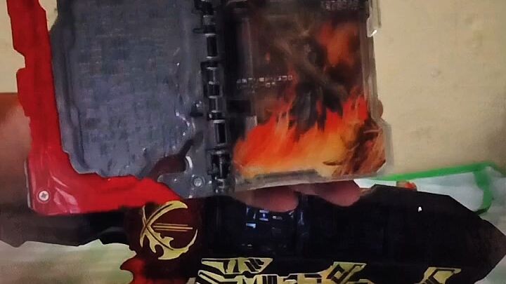 Dx Kamen rider Saber Dragonic Knight