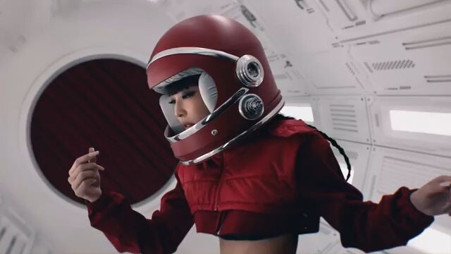 𝘑𝘦𝘯𝘯𝘪𝘦 __ 𝘓𝘪𝘬𝘦 𝘑𝘦𝘯𝘯𝘪𝘦 ( 𝘖𝘧𝘧𝘪𝘤𝘪𝘢𝘭 𝘝𝘪𝘥𝘦𝘰 )