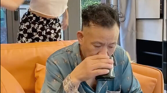 พ่อเฝ้ารอเธออยู่หน้าประตูแล้ว วันนี้แมรี่คงกลับบ้านไม่ได้แน่ ฮ่าๆ