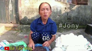 Bà tân Vlog này lạ lắm =()