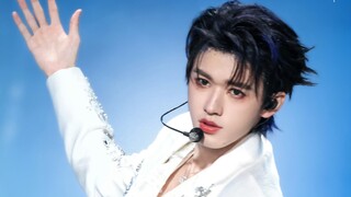 借着舞蹈动作把别人掉的链子扔出舞台外，俺们小宋舞蹈处理能力就这么棒~