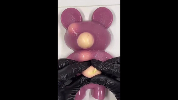 A Must-Have for Pimple-Popping Enthusiasts