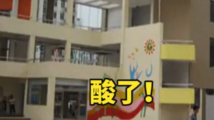 Quá đỉnh! Sợ con gái bị ấm ức, phụ huynh vung ngay chục triệu mua luôn cả trường! Ông chú Nhật Bản l