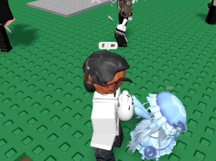 She is taking care of his kitten backpack ꒦ິ^꒦ິ