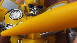 Play with a palm-sized assembled Bumblebee model