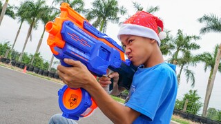 NERF WAR CHRISTMAS SANTA CLAUS BATTLE 2