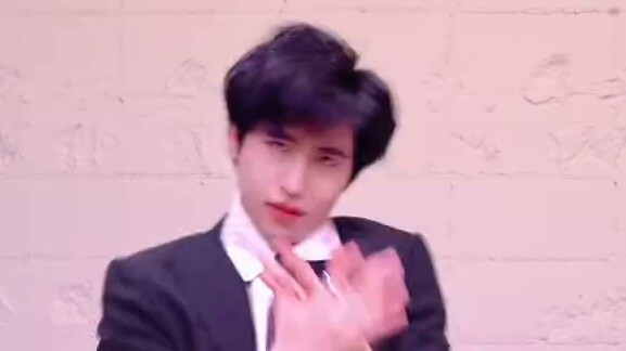 《BAD KISS》 เอ็มวีเวอร์ชั่นแดนซ์