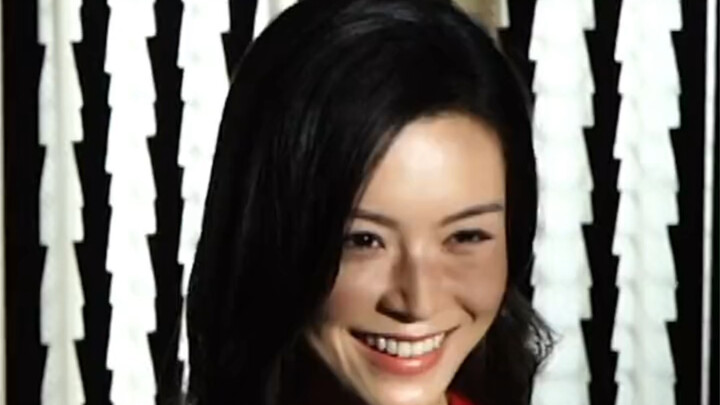 是什么惊呆众人？为达到最好效果，文咏珊砸头竟砸上瘾！