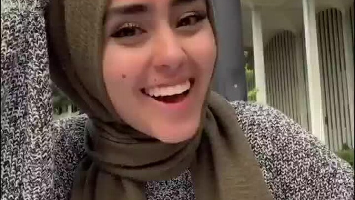 วัยรุ่นปีสามยุคใหม่ครุ่นคิดเรื่องชีวิตทุกวัน — เนื้อหาในวิดีโอนี้กระแทกจิตวิญญาณสุดๆ!