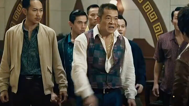 Meski hitam dan putih tak akur, kalau saudara kesusahan tetap harus dibantu!