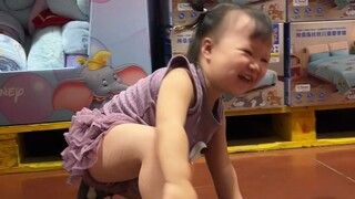 2岁宝宝挑战花9.9元独自去山姆会员店吃饱喝足