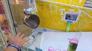 Weird Claw Machines in Japan! (Harder Than they LOOK!)