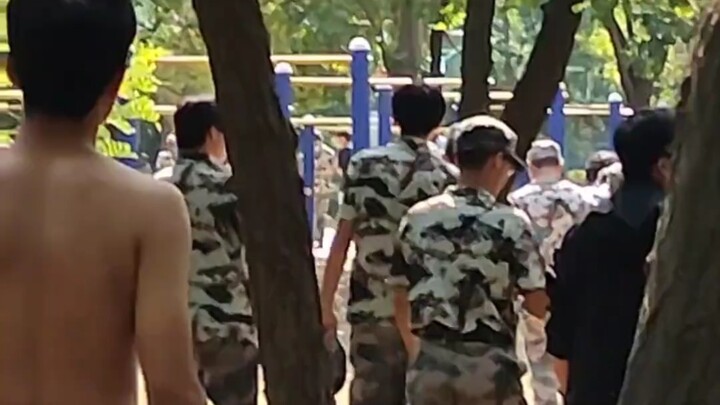 เสร็จสิ้นการฝึกทหาร ศึกจากนายทหารและครูฝึก