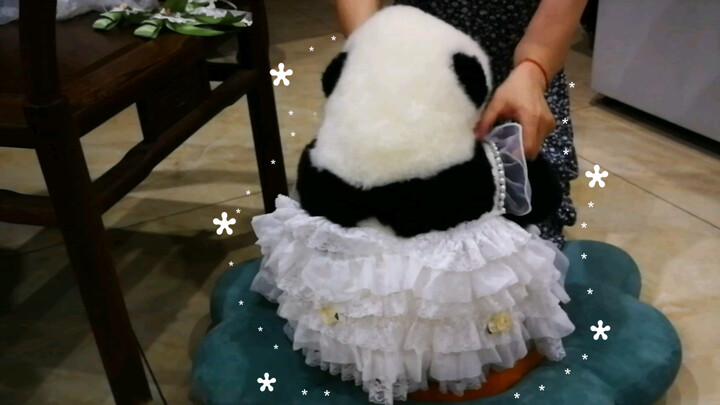 Panda He Hua: Doll in Tiered Dress
