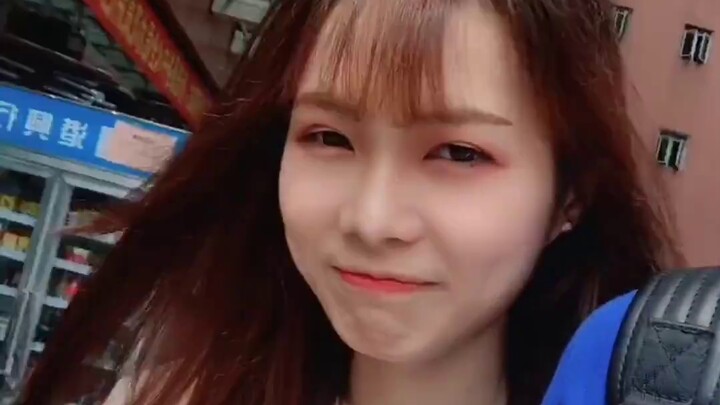 Từ đồng phục học sinh đến váy cưới, chúng tôi thu thập giấy chứng nhận