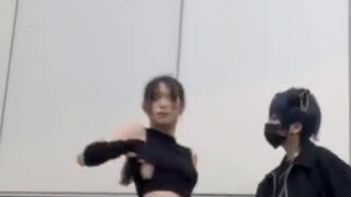 [Lu Jinghe cos] Dance Bite Me bersama Sister Shan, yang memiliki sosok super!