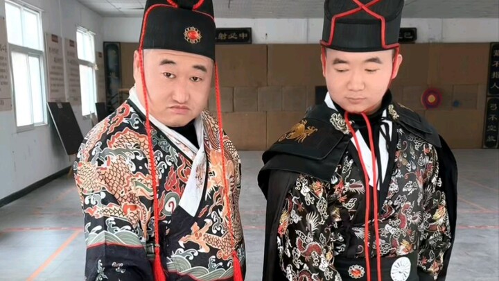 Mọi người muốn vào nhà máy nào?