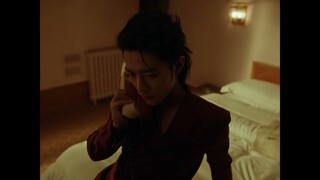 Chapter 08 A man in black appears at the Dreamscape Hotel, silently approaching.