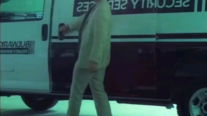 รถคันนี้กันกระสุนได้จริง 100%! “หนีออกจากลานคอนกรีต”