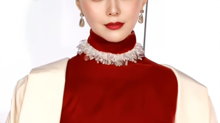Hilarious—her presence is so over the top that even when Xiao Han walks the red carpet, she already 