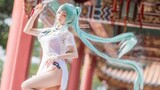 Hatsune cheongsam cosplay "Eyes full of youth and a piece of spring" appeared @思良poi