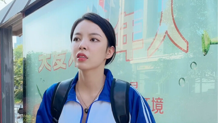 Cũng không phải là không có bạn bè mới, chỉ là vẫn đặt bạn lên hàng đầu thôi