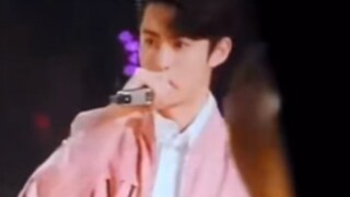 It turns out that what Didi said was true. When he started singing "Confession Shot Put", the audien