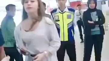 labrak pelakor di bandara