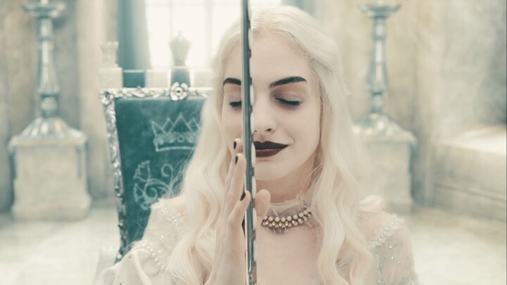 عدوة أمريكا كلها: تحوّل جمال آن هاثواي من سنّ 19 إلى 41