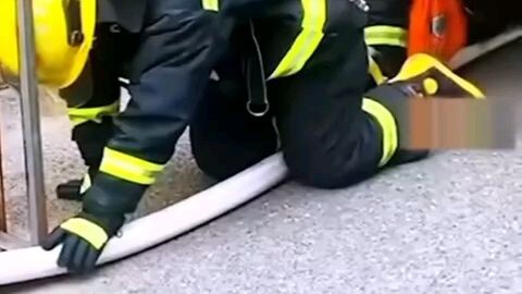 👨🏻‍🚒Fun fireman in China.