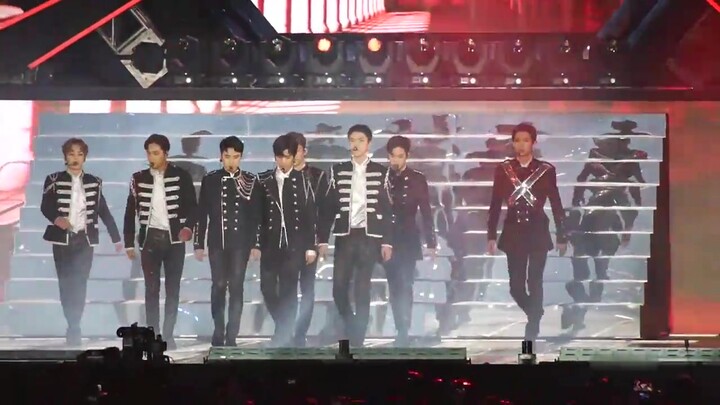 EXO adalah boy band yang kemampuan menarinya sangat hebat. Sangat sedikit boy band yang dapat mencap