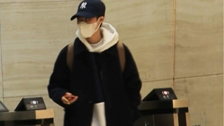 สไตล์การแต่งตัวของแฟนหนุ่ม: แบบเรียนฉบับเทพ! สุดยอดลุคไปทำงานของหนุ่มหวานใจในฤดูใบไม้ร่วง-หนาว