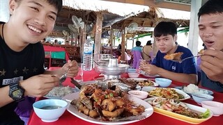 เที่ยวแพ กินอาหารสุดแสนอร่อย กับเพื่อนกับน้อง ท่าเรืออุตรดิตถ์...