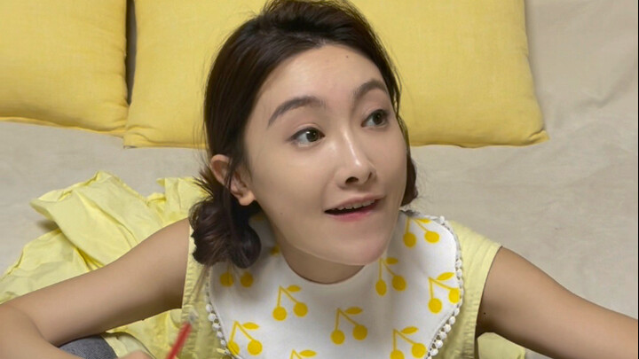 Nhìn kỹ thế này thì thấy mẹ mình chưa từng đánh tôi, thực sự là mẹ rất thương tôi đó.