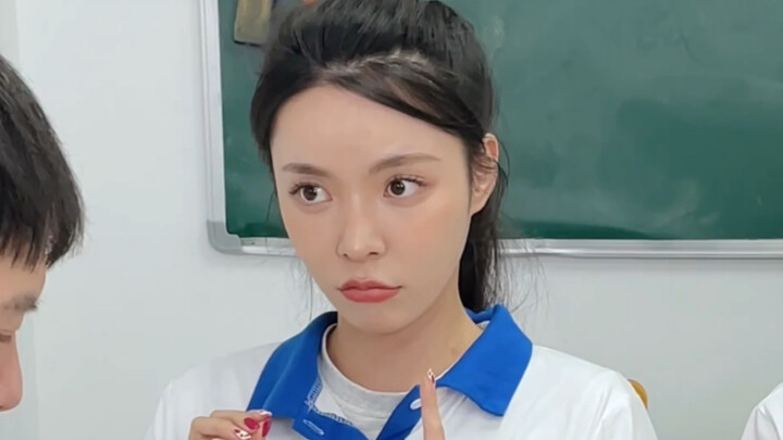 Ding Ding: Not everyone can learn to be a cute and silly person.