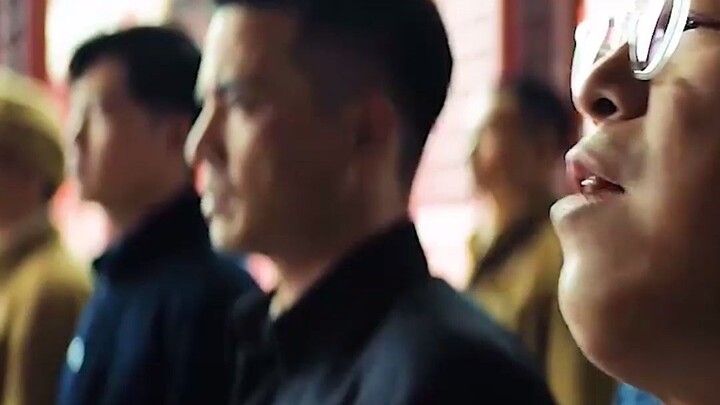 Bendera Merah Lima Bintang, engkau adalah kebanggaanku!