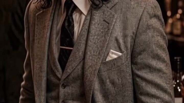 Old Money Style in the Rain | Tweed Flat Cap Look