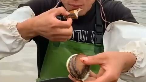 CHINESE FISHERMAN COOK AND EAT SEAFOOD MUKBANG YUMMY