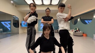 【Cyndi Wang】"Hidup Penuh Bicara dan Tertawa" Versi Ruang Latihan