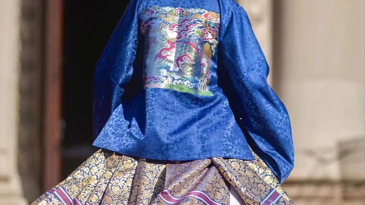 Wearing Hanfu to attend Columbia University graduation ceremony in New York