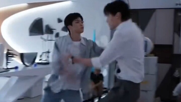 ชาวเน็ตแซวแรง: ไข่ไก่บ้านดูเหมือนจะกลายเป็นฝ่ายมืด กลายเป็นหัวหน้าใหญ่ดำเวอร์ชัน 2.0… ฮ่าๆๆๆ!!